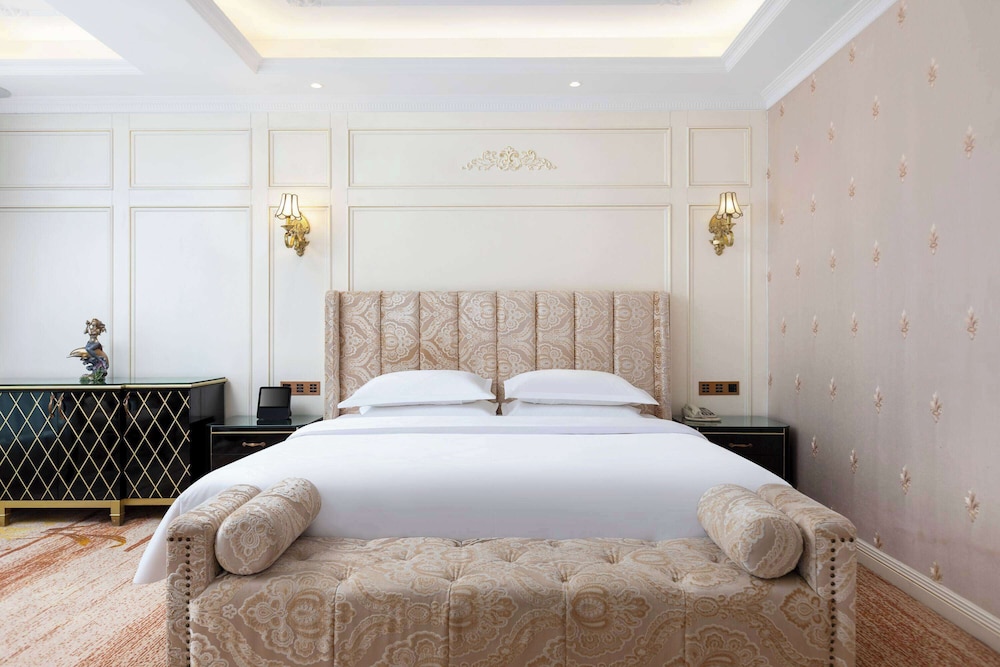 Room, 1 King Bed, Non Smoking photo 3
