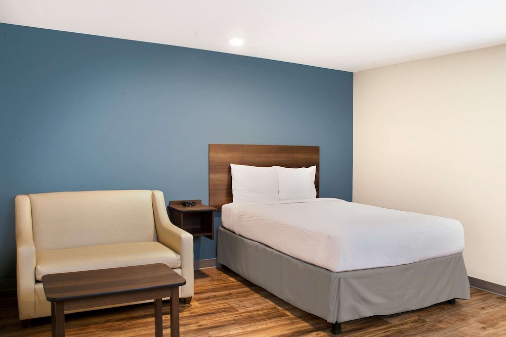 Room, 1 Queen Bed, Accessible, Non Smoking (Sofa) photo 1