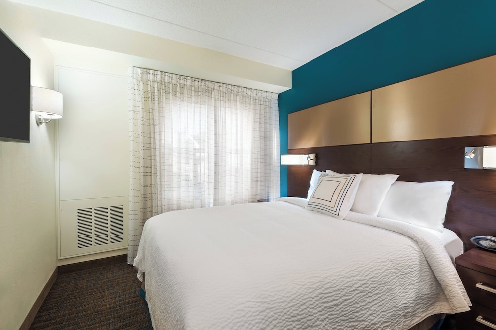 Suite, 2 Bedrooms (Mobility/Hearing Accessible, Tub)