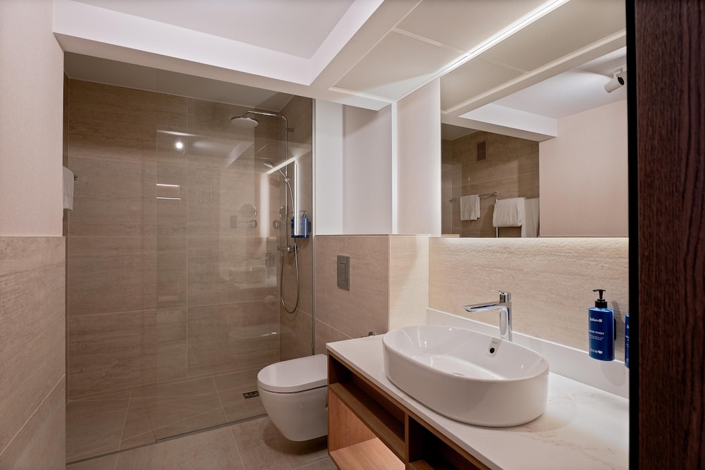 Superior Room (Riverside) - Photo 8