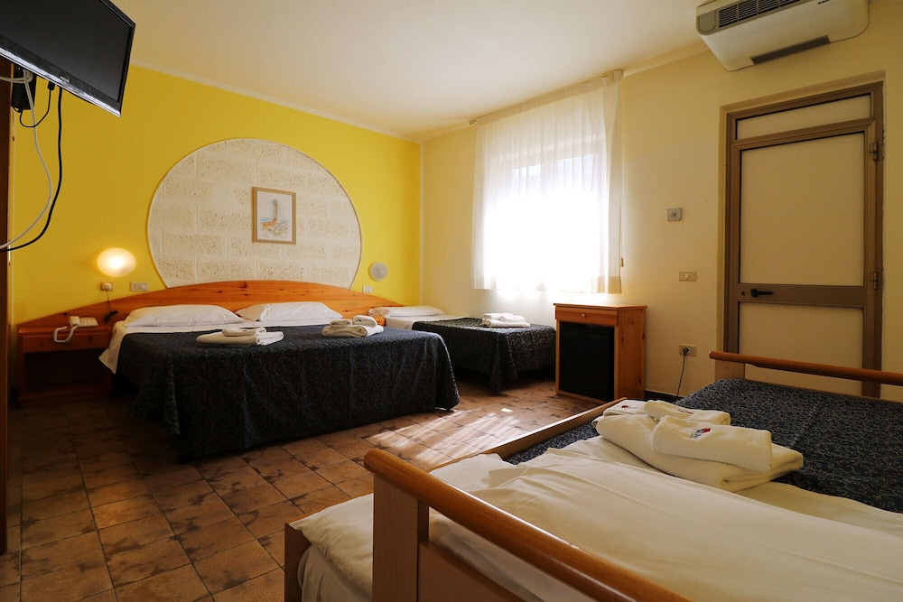 Classic Quadruple Room