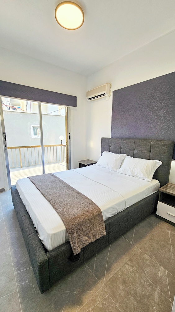 Comfort Apartment, Patio, City View photo 1