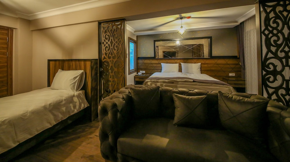 Deluxe Triple Room photo 3