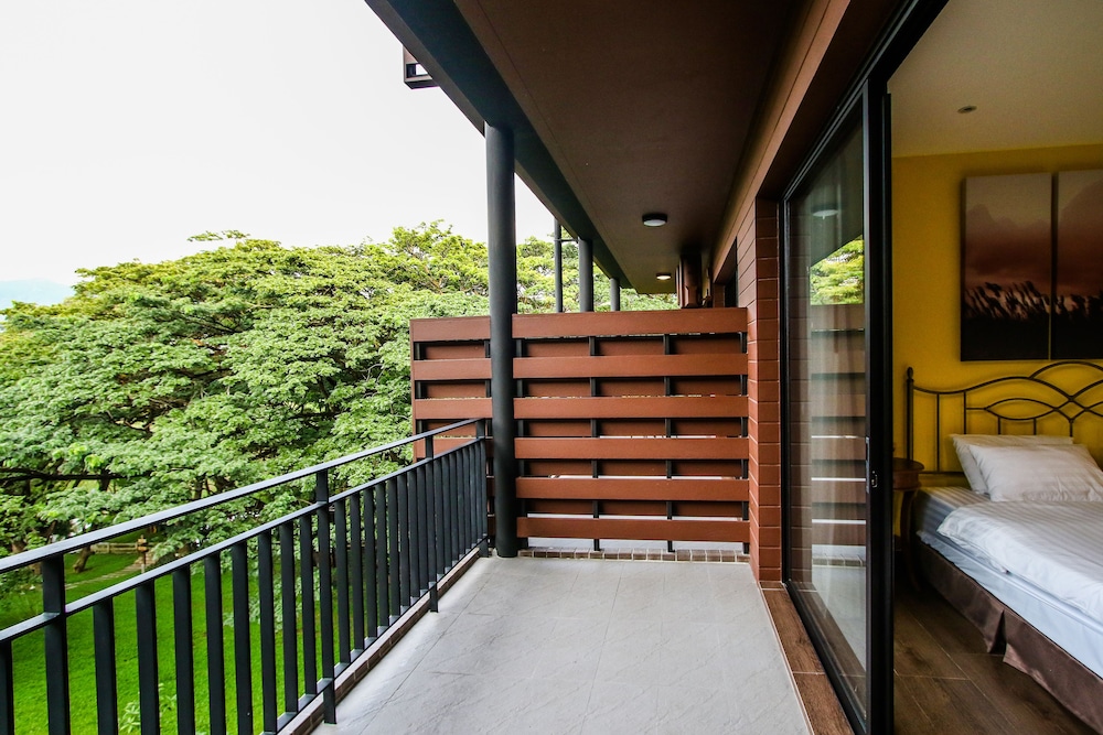 Suite, Mountain View photo 2