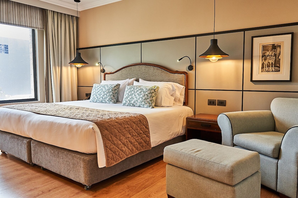 Suite, 1 Bedroom - Photo 1