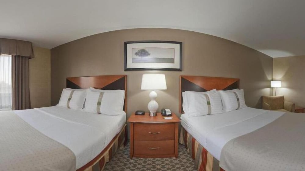 Suite, Multiple Beds - Photo 2