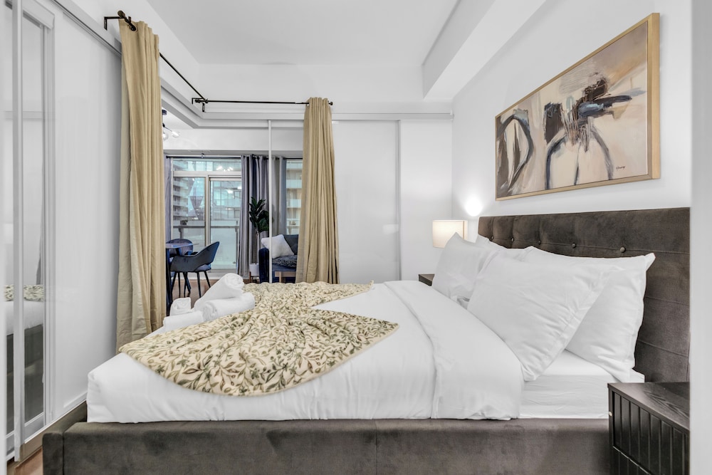 Exclusive Apartment, 1 Queen Bed with Sofa bed, City View