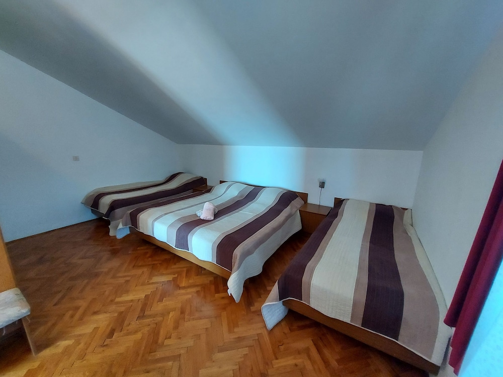 Apartment (A4) photo 3