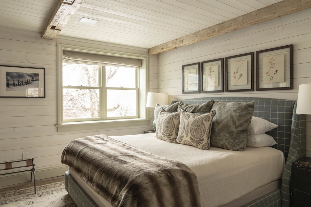 Room (Whetstone)