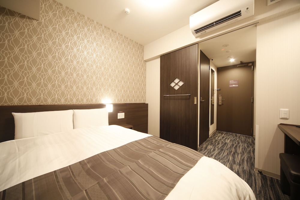 Moderate Single photo 3