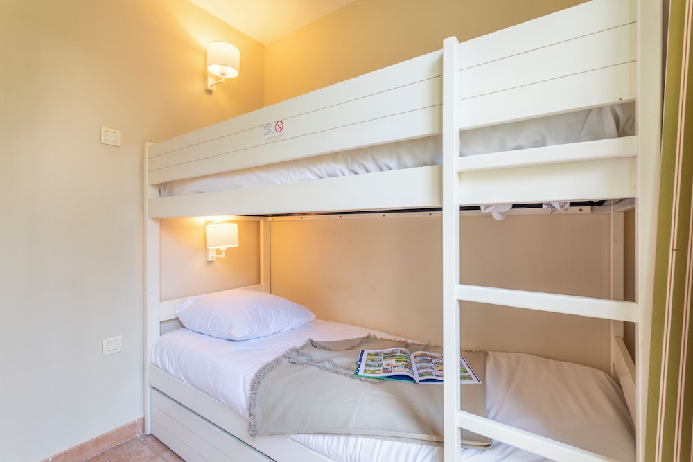 House 8 people - 2 bedrooms + 1 sleeping alcove - Triplex - Terrace - Air conditioned Renovated photo 3
