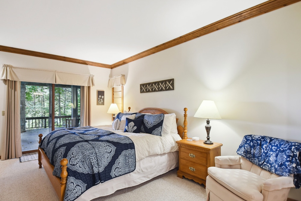 House (6 Bedrooms) photo 2