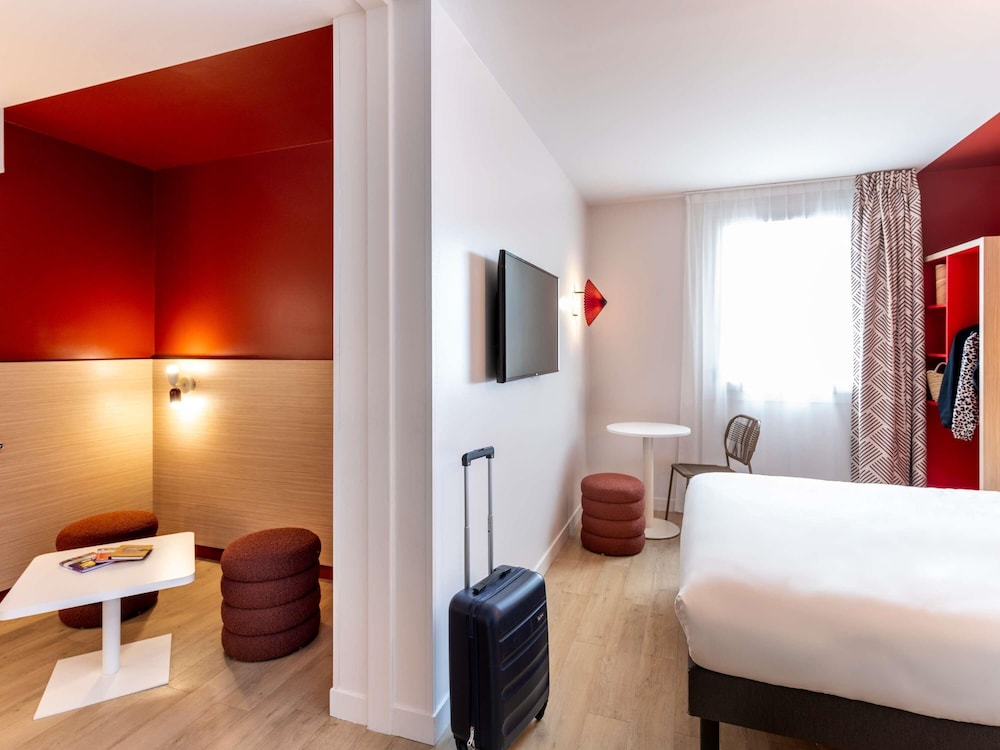 Standard Room, Multiple Beds - Photo 2