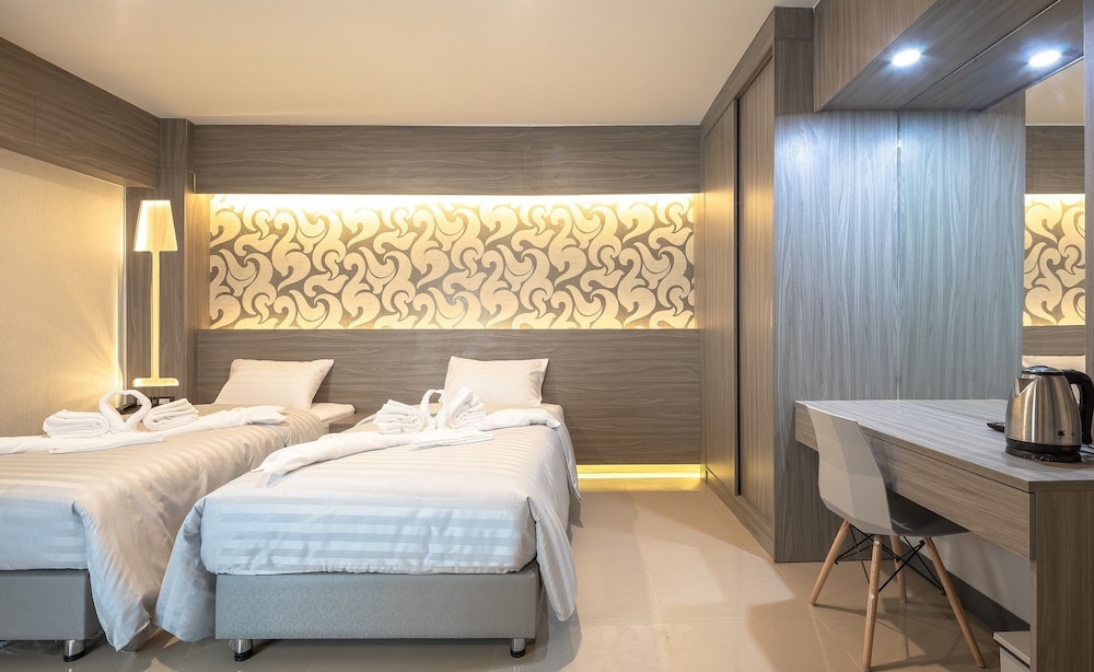 Twin Room with Balcony photo 2