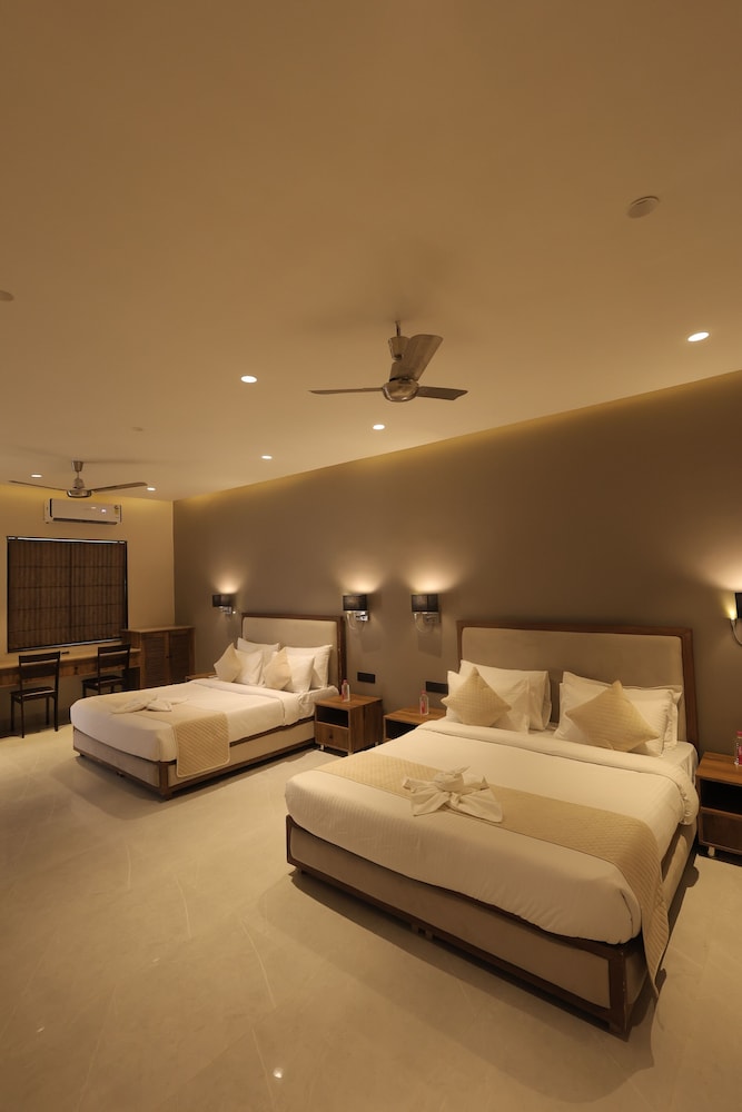 Family Room, Garden View