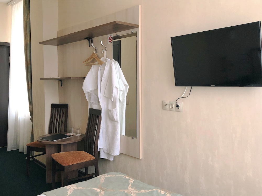 Economy Double Room photo 3