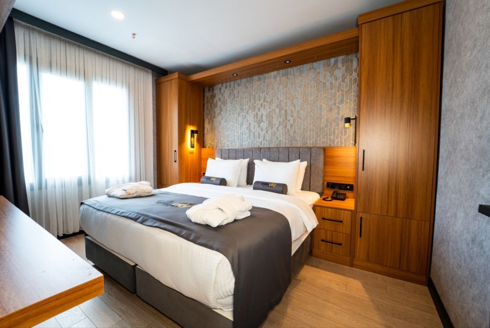 Executive Suite, City View photo 2