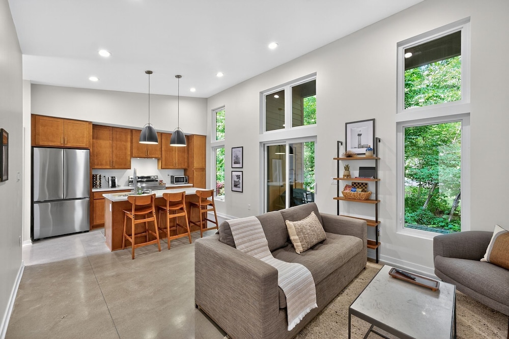 Townhome, 1 Bedroom photo 1
