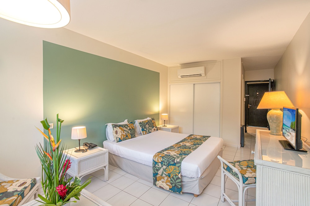 Standard Room (No Elevator) - Photo 10