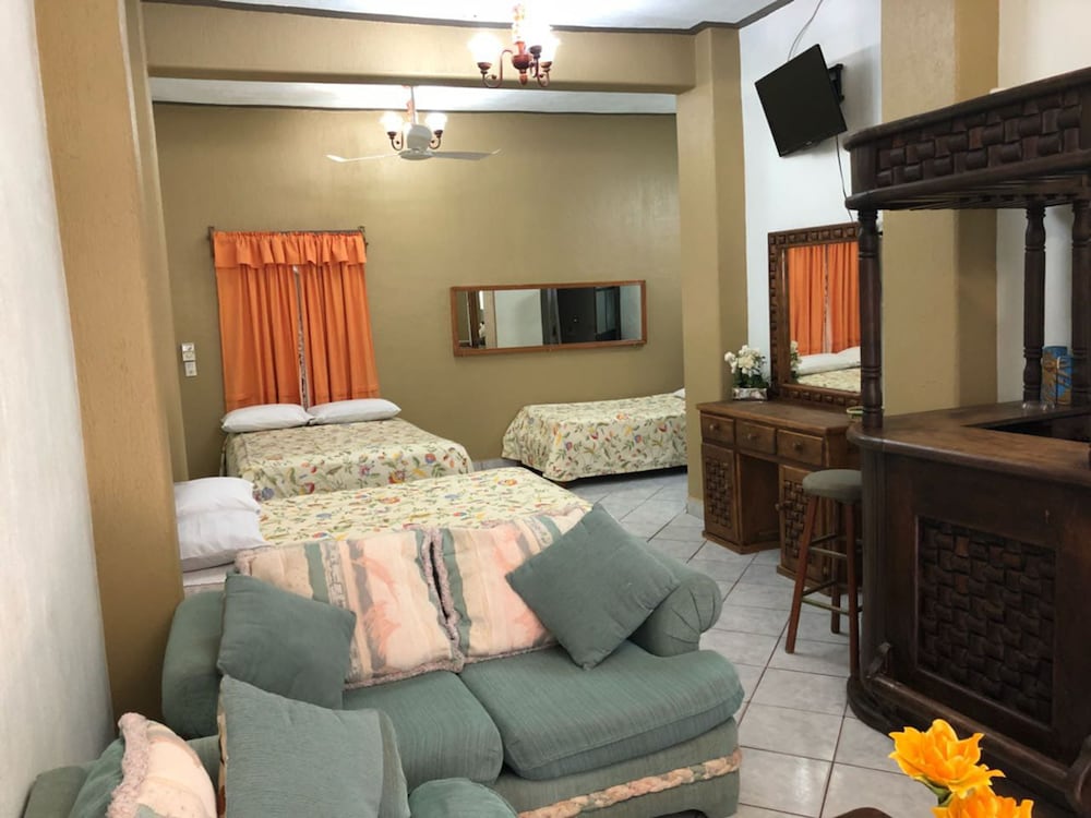 Traditional House, Multiple Beds, Non Smoking photo 1