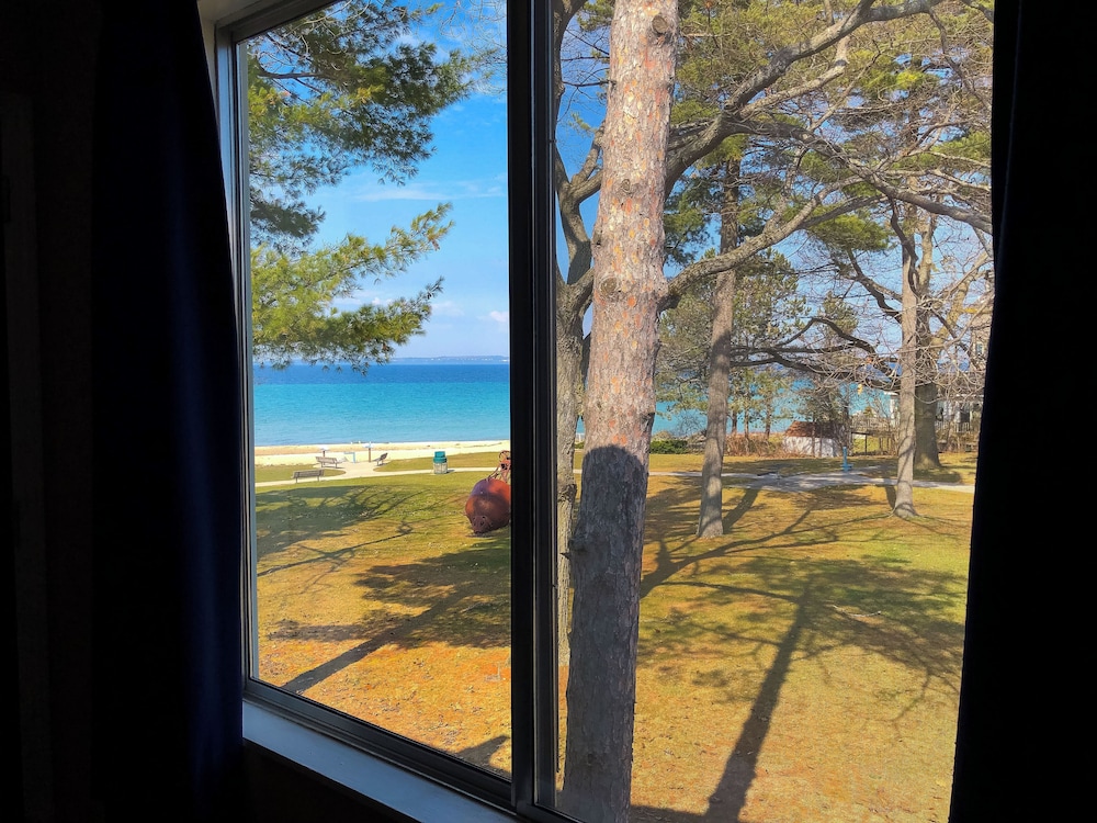 Standard Room, 1 Queen Bed, Park View, Corner photo 2