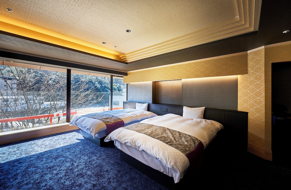 Universal Suite