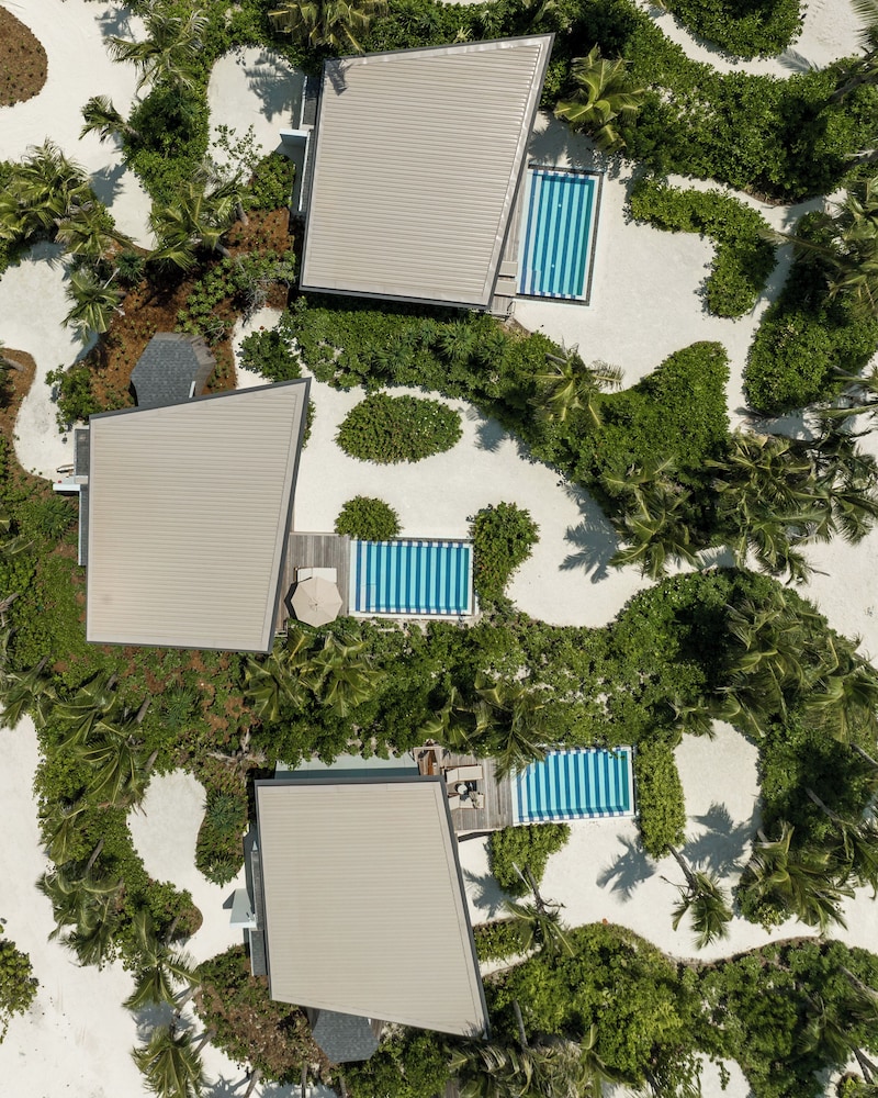 Family Beach Pool Villa with Capsule - Photo 8