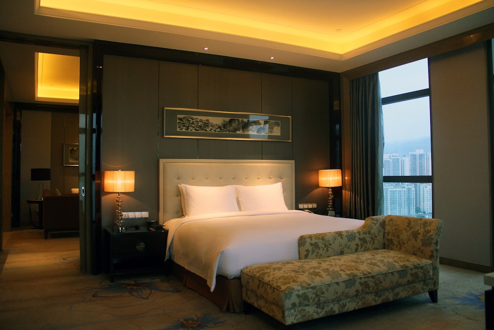 Deluxe Suite photo 2