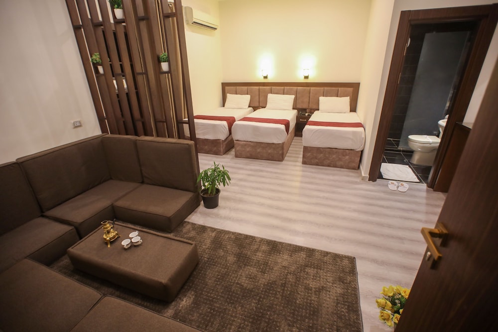 Deluxe Suite - Photo 5