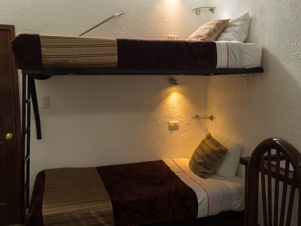 Basic Twin Room photo 1