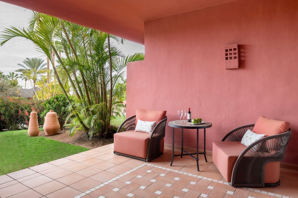 Deluxe Room, 1 King Bed with Sofa bed, Garden View