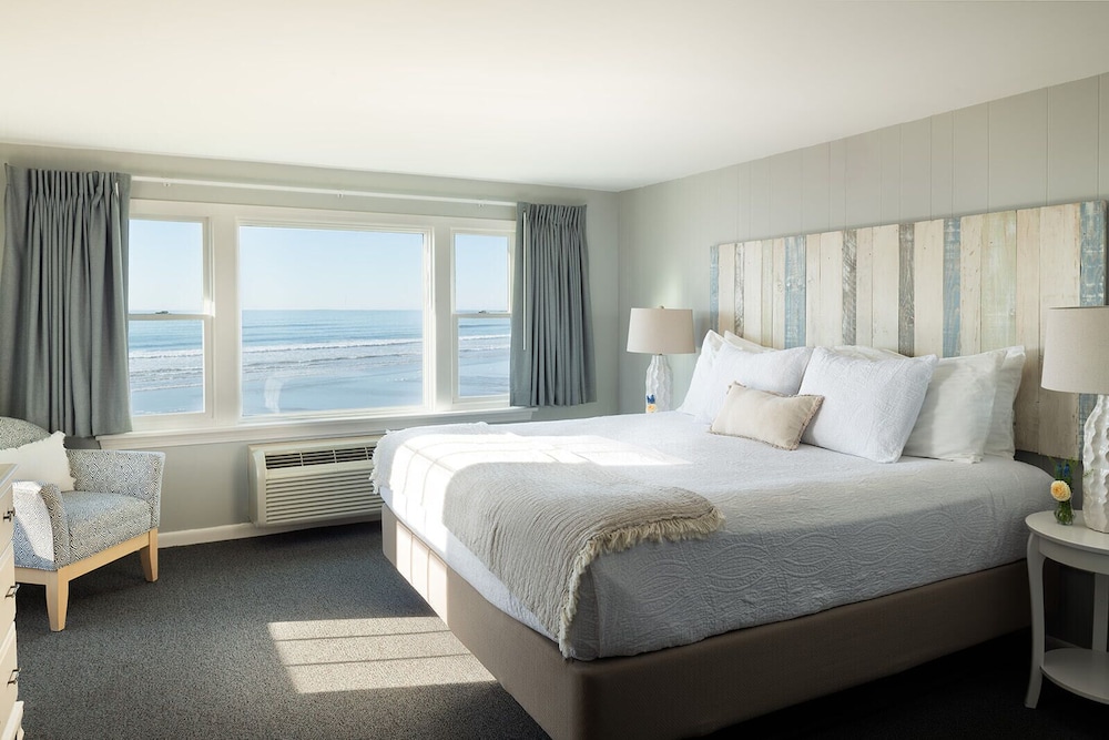 Room, 1 King Bed, Ocean View, Lower Building