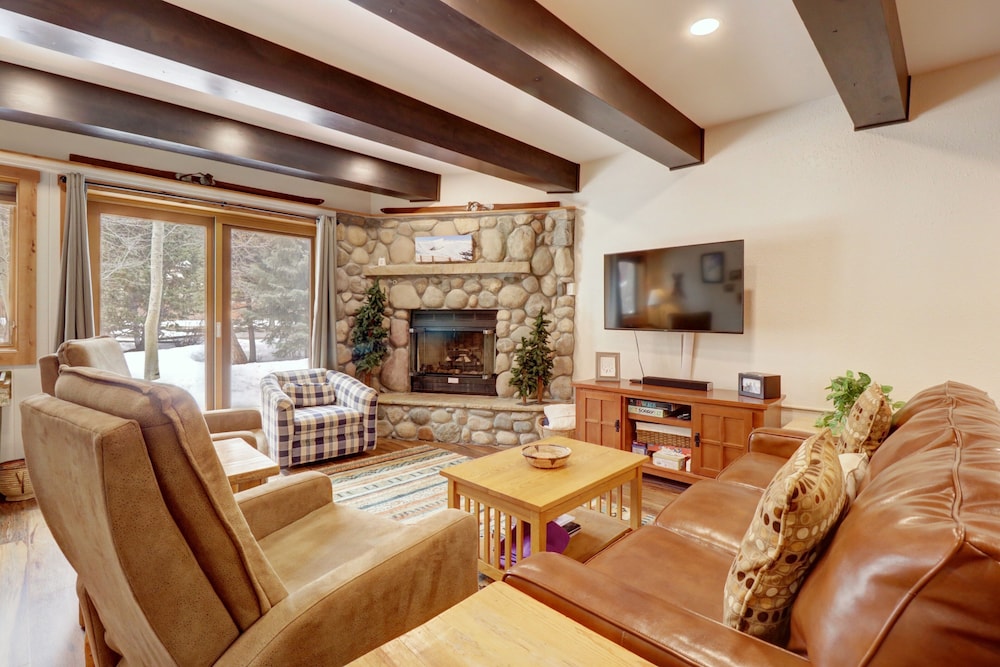 Condo, 2 Bedrooms