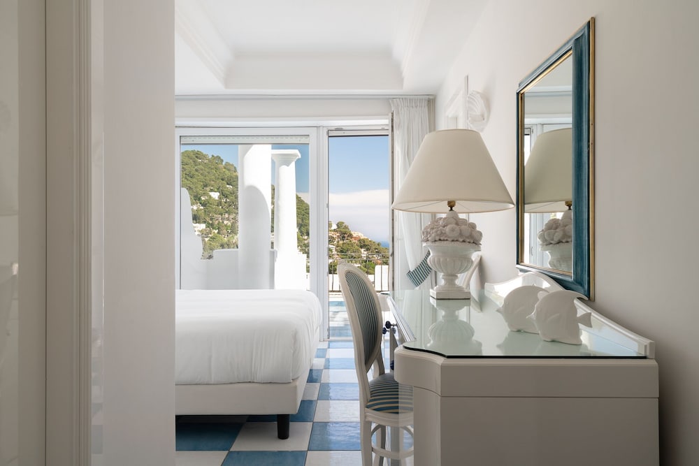 Deluxe Room Sea View photo 3