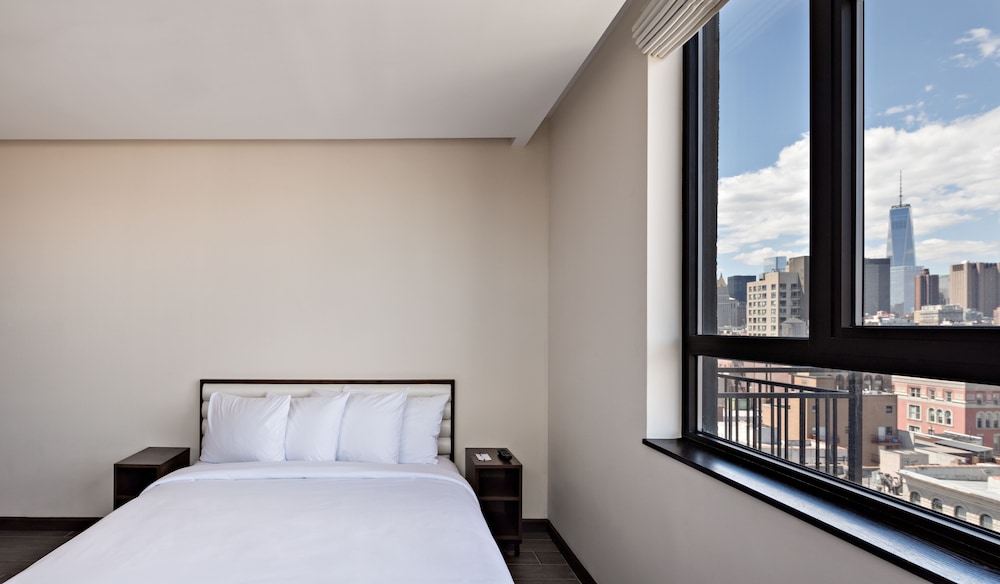 Accessible Premier Queen City View photo 3