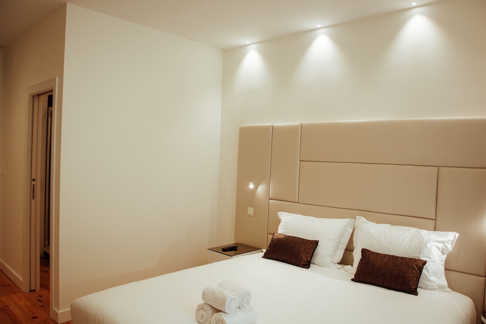 Classic Comfort King or Twin Room - Photo 7