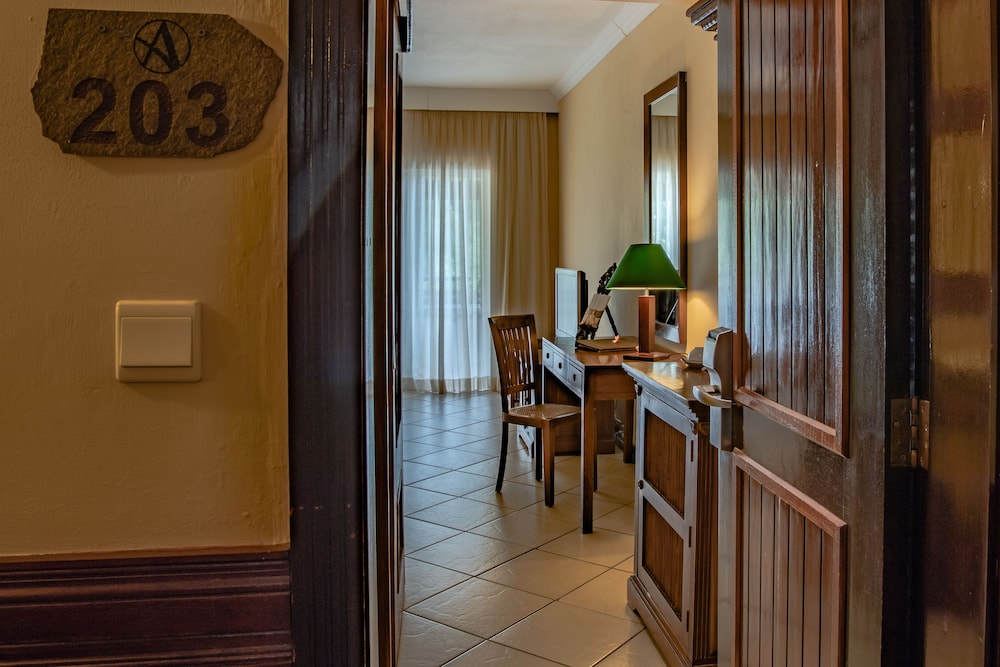 Club Room - Photo 22