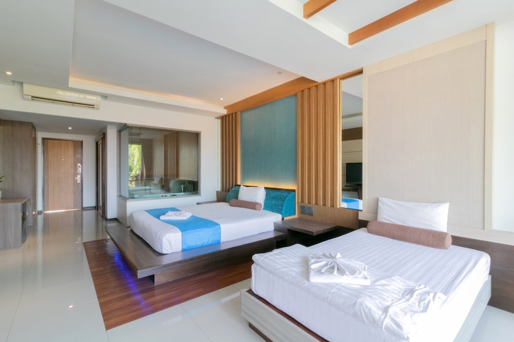 Room, Pool Access