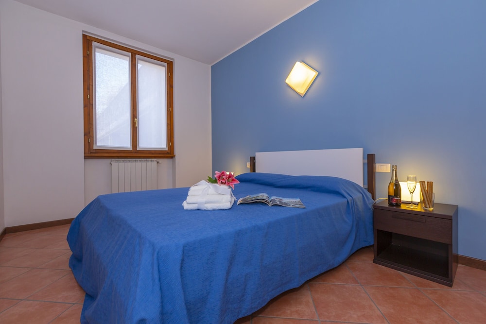 Family Apartment, 1 Double Bed with Sofa bed (Fontana Del Lago Apt. 16)