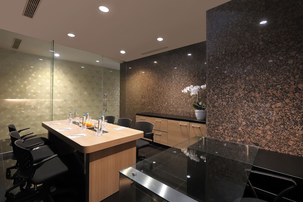 The Residence photo 3