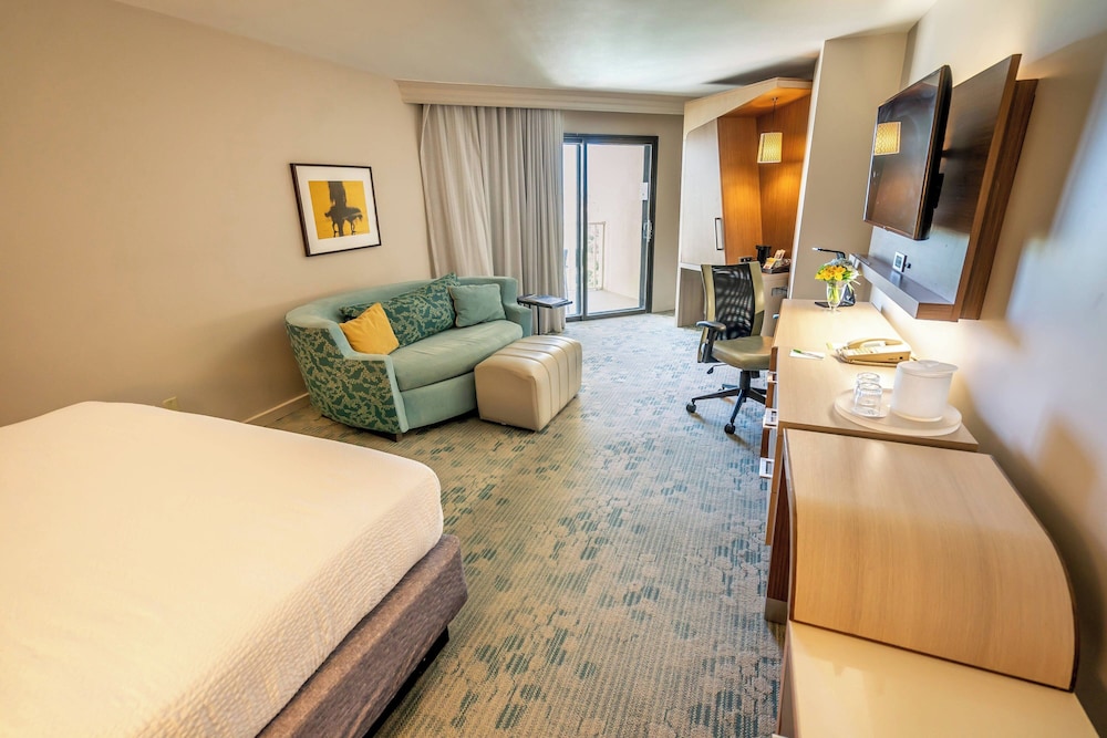 Room, 1 King Bed With Sofa Bed, Pool View (Mobility Accessible, Tub) photo 2