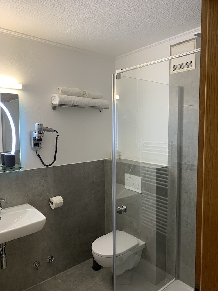Standard Double Room - Photo 6