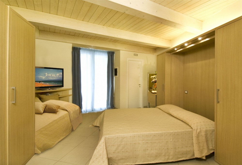 Superior Apartment, Balcony, Garden View photo 2