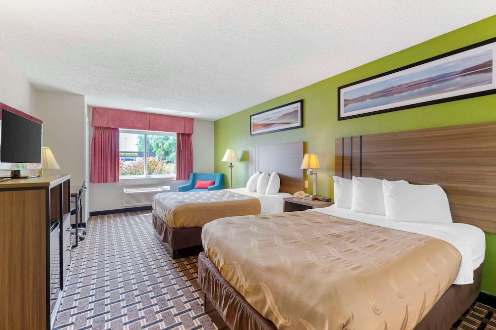 Standard Room, 2 Double Beds, Non Smoking photo 1