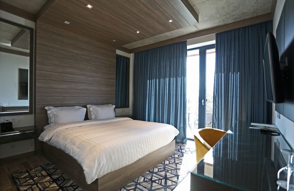Premier King Room