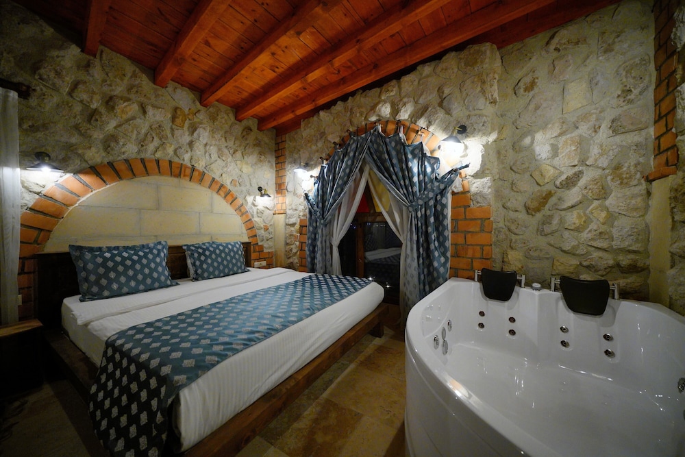 HABIB AGA Deluxe Stone Room with Valley View