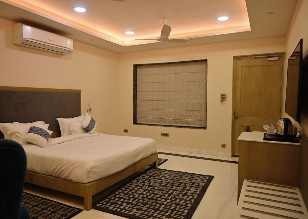 Grand Studio Suite photo 2