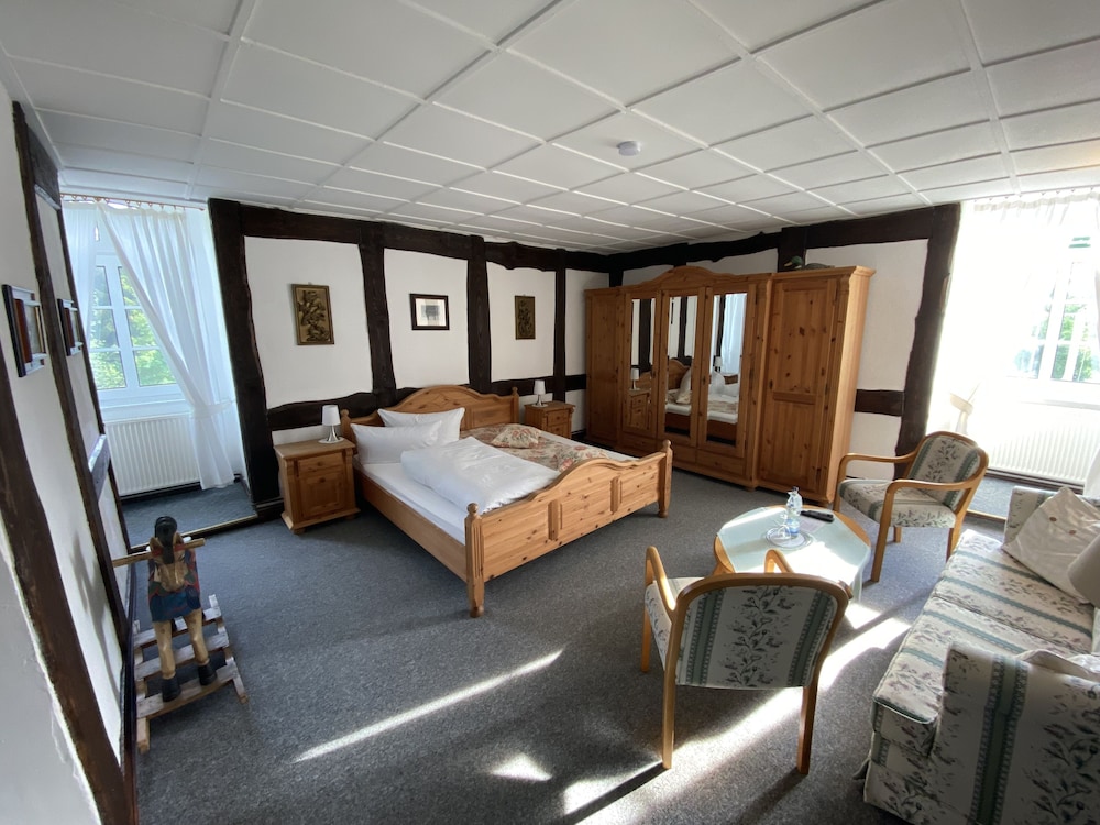 Romantic Studio Suite, Garden Area photo 3