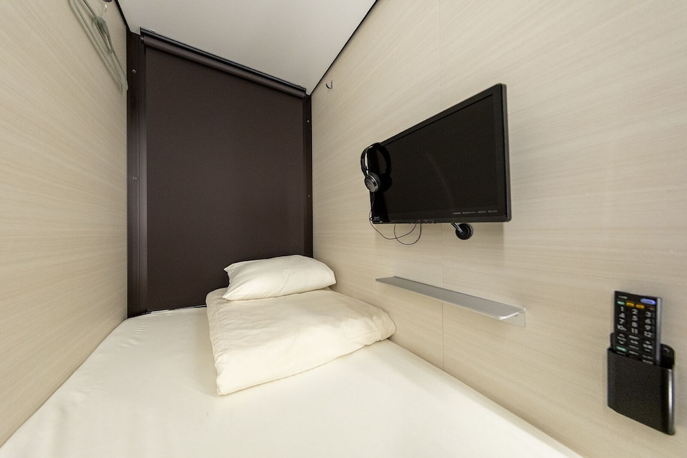 Moderate Cabin (Ladies' Floor) photo 3