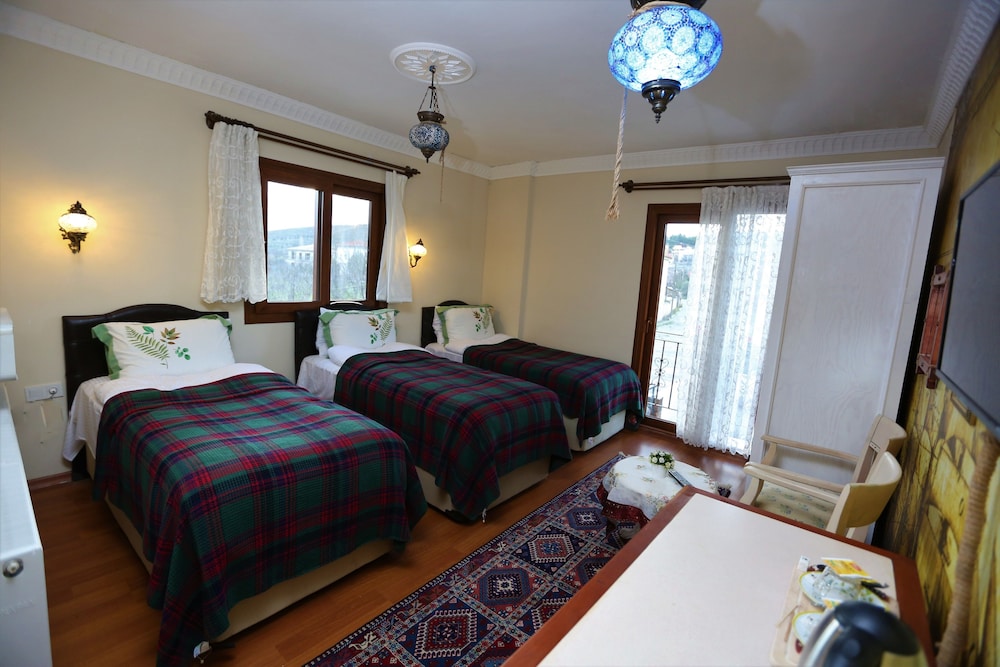 Family Triple Room, Private Bathroom photo 1